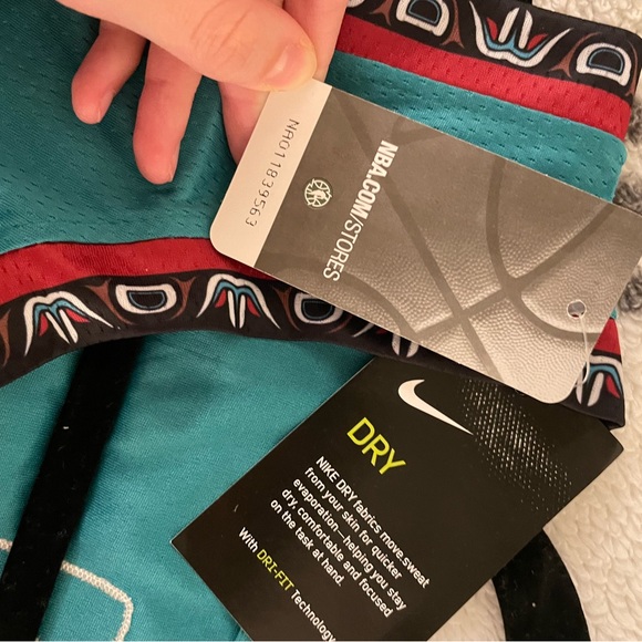 Nike NBA authentics Retro Grizzlies Morant Jersey. Size large. NWT - Picture 6 of 6